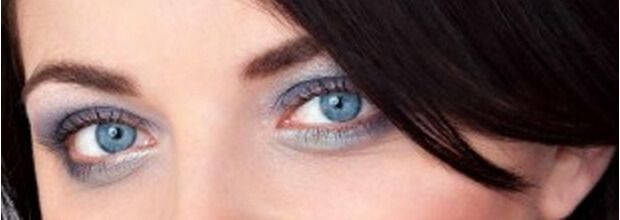 cornflower-contrast-eye-shadow