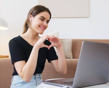 Right Outsourced Live Chat Provider