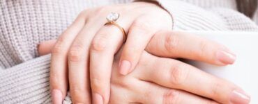 How to Apply a French Manicure